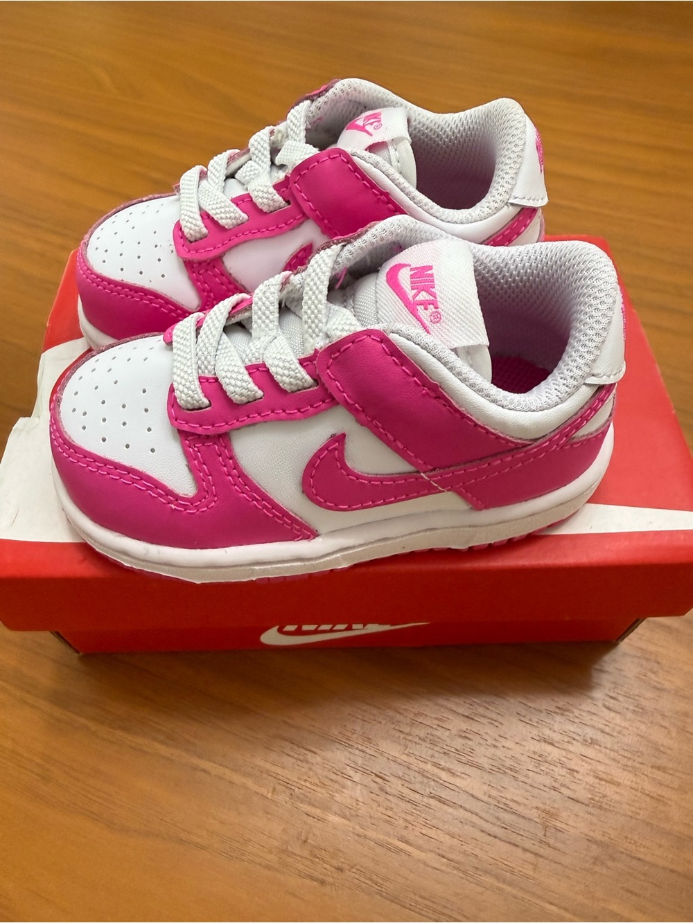 Nike Kids White and Pink Low-Top Sneakers